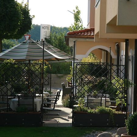 Fahrenzhausen Ampervilla Hotel מראה חיצוני תמונה