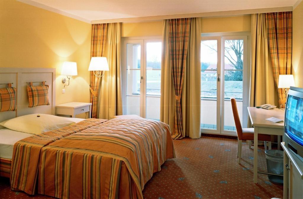 Fahrenzhausen Ampervilla Hotel חדר תמונה