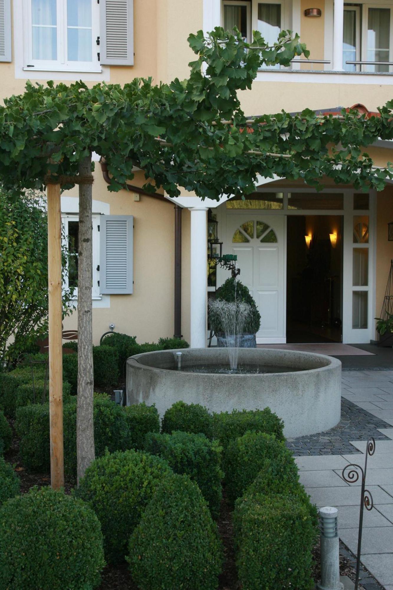 Fahrenzhausen Ampervilla Hotel מראה חיצוני תמונה