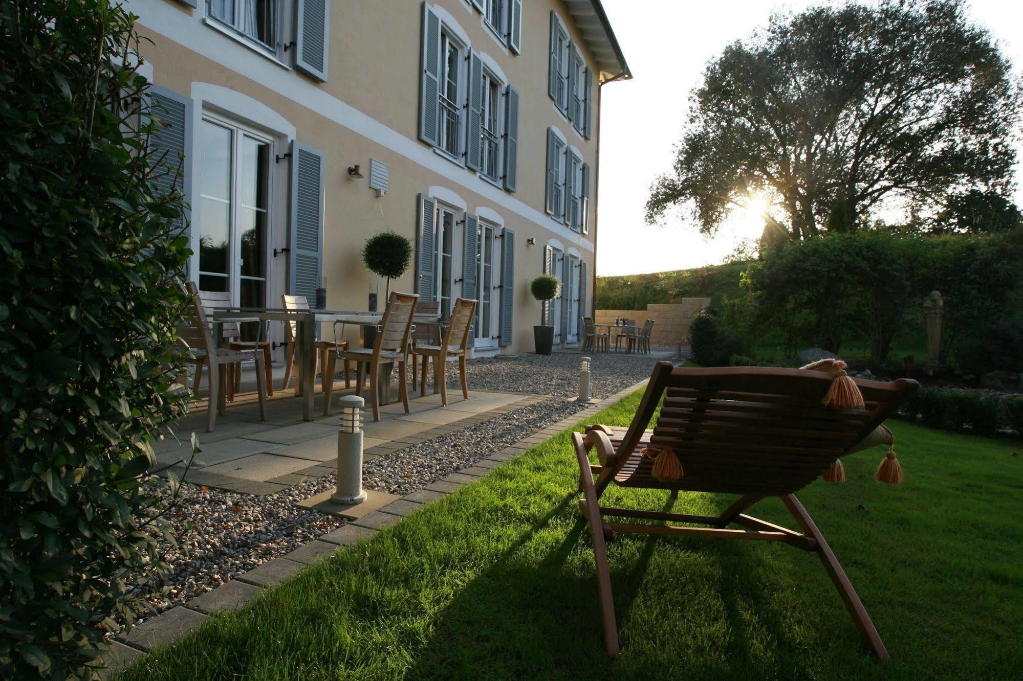 Fahrenzhausen Ampervilla Hotel מראה חיצוני תמונה