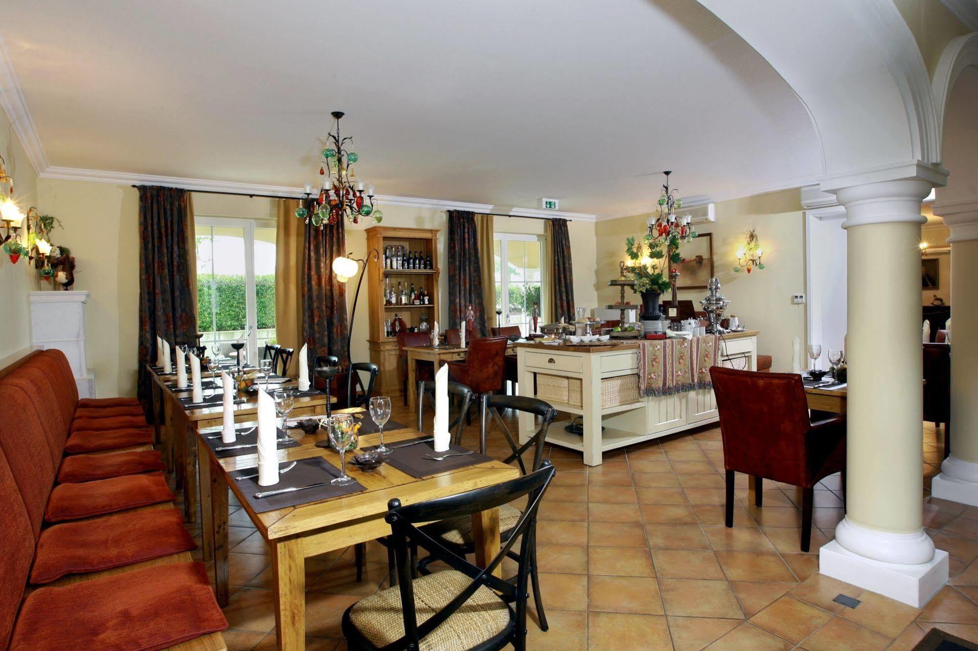 Fahrenzhausen Ampervilla Hotel מראה חיצוני תמונה