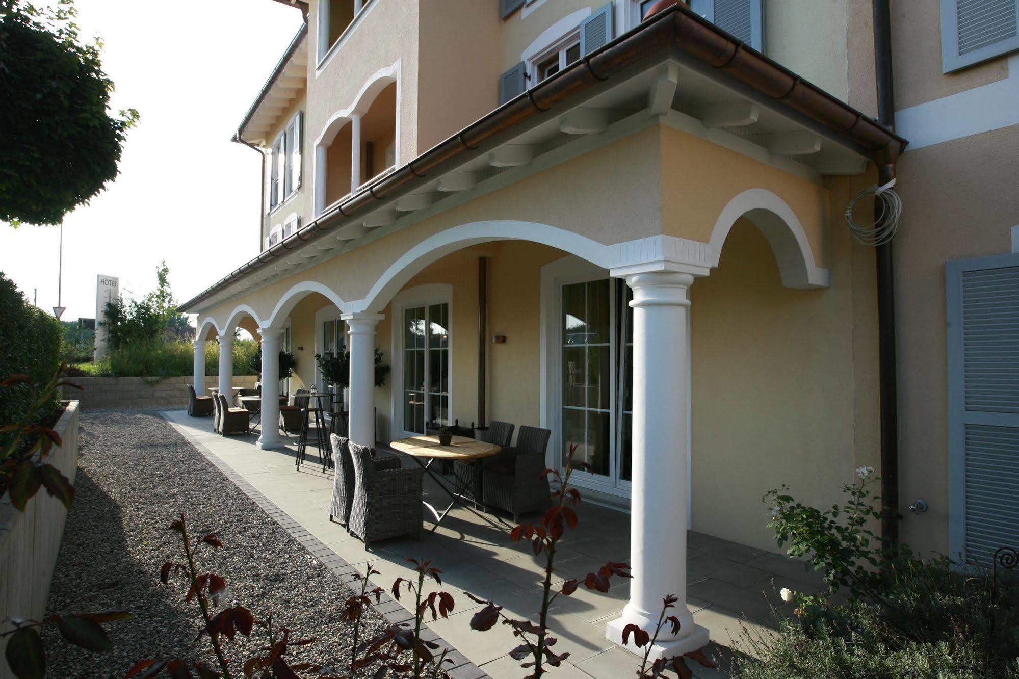 Fahrenzhausen Ampervilla Hotel מראה חיצוני תמונה