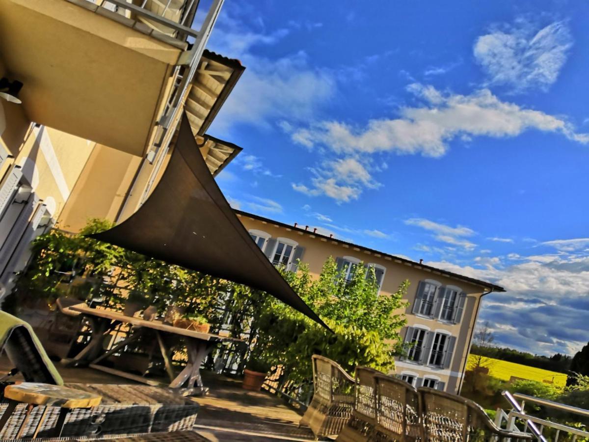 Fahrenzhausen Ampervilla Hotel מראה חיצוני תמונה