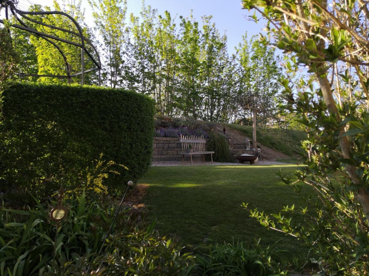 Fahrenzhausen Ampervilla Hotel מראה חיצוני תמונה