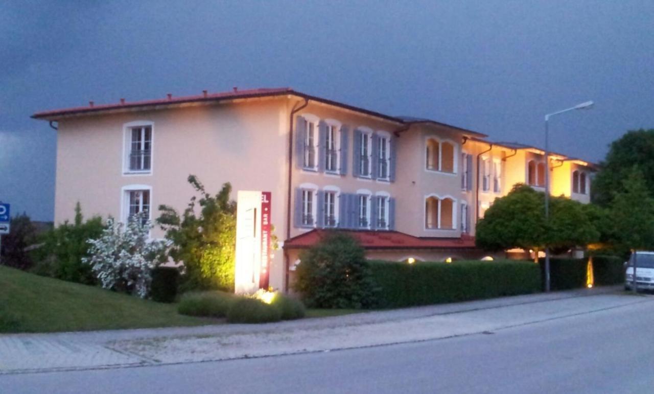 Fahrenzhausen Ampervilla Hotel מראה חיצוני תמונה