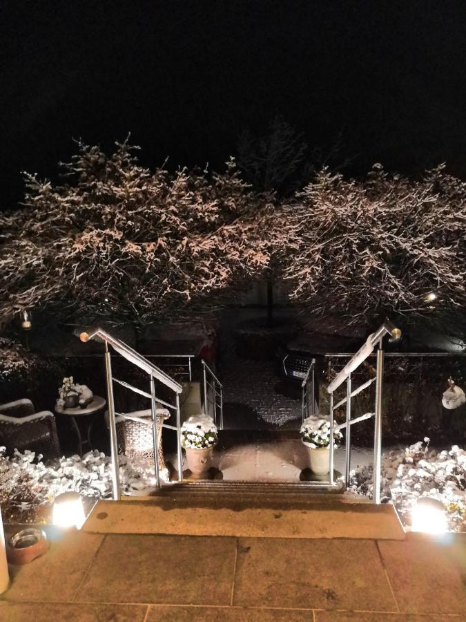 Fahrenzhausen Ampervilla Hotel מראה חיצוני תמונה